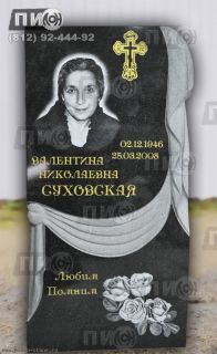 Памятник гранитный с плащаницей.